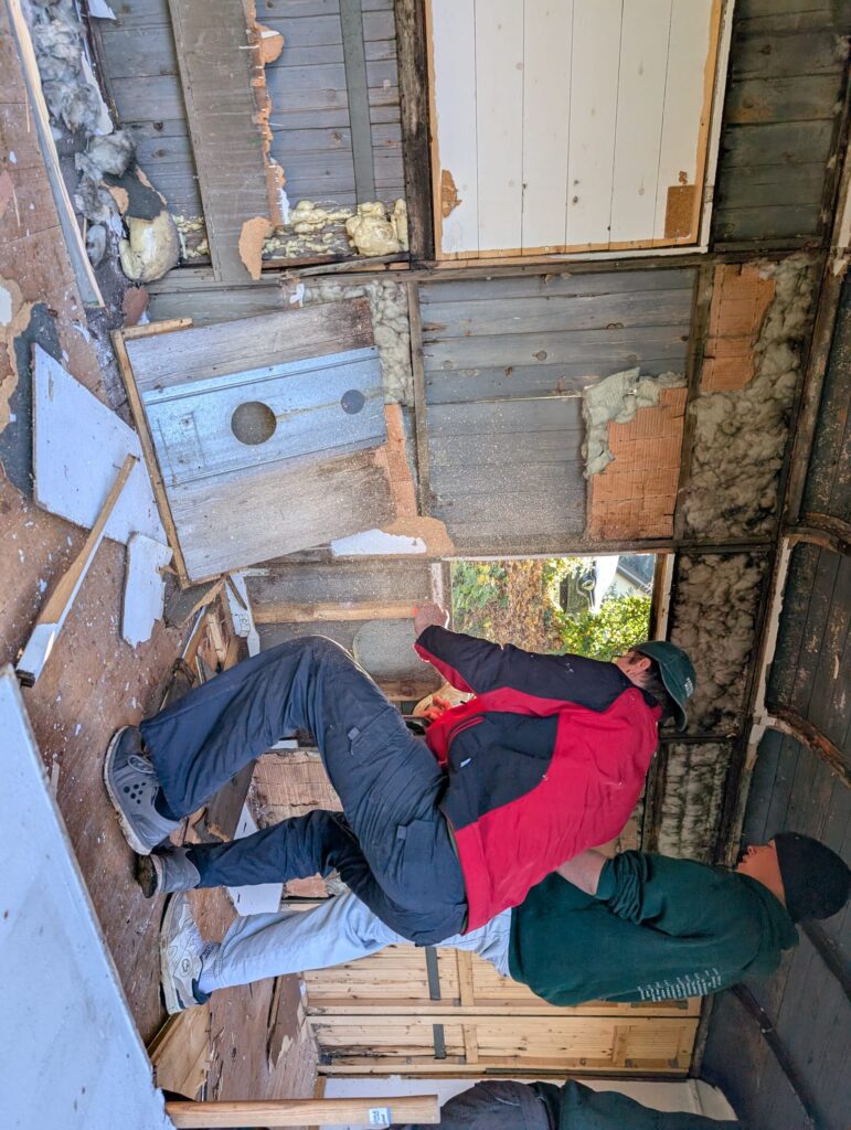 Renovierungsarbeiten des Bauwagens